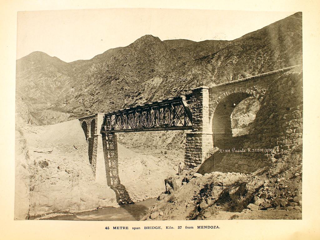 Puente sobre río Mendoza 2