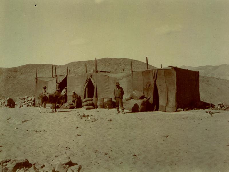 Hombres en tiendas de campaña Hombres en tiendas de campaña