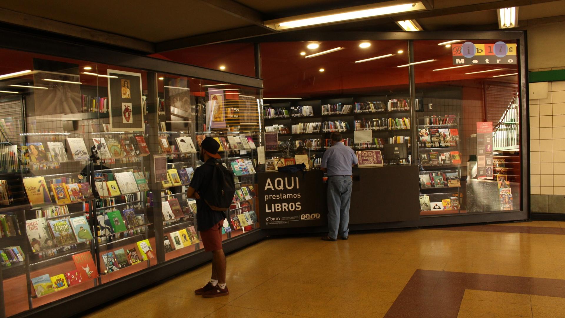 Módulo de Bibliometro con gente.