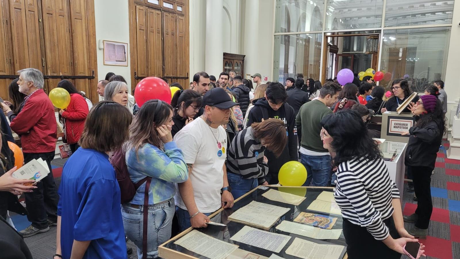 Personas en Día de los Patrimonios.