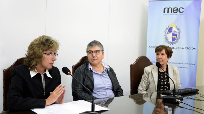 Ana Gabriela González Cargano, Emma de Ramón Acevedo y Alicia Casas de Barrán.