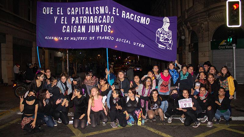 Cartel de Asamblea de Mujeres de Trabajo Social UTEM, Santiago, 2018. Donación Nicolás Seguel.