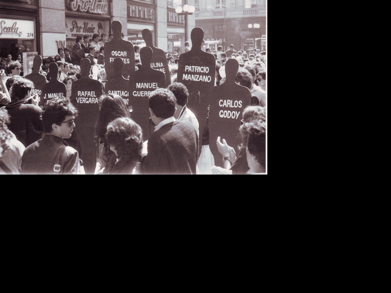 Fotografía grupo mujeres protestando.
