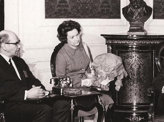 Visita a la Presidencia. Santiago. 1972. 9 x 12 cm. Archivo Mujer y Género