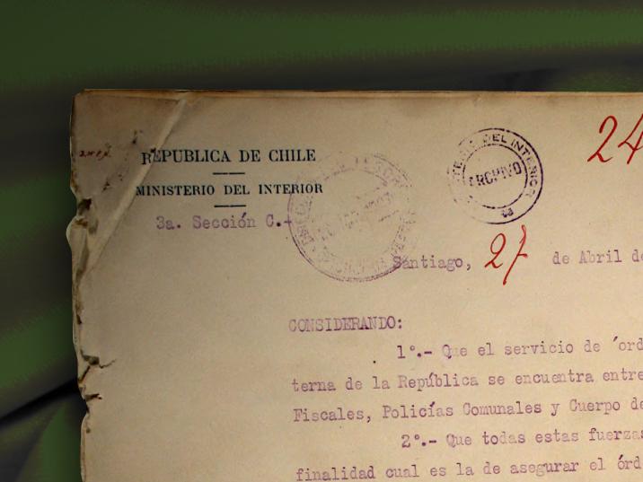 Original decreto con fuerza de ley N°2.484, conservado en el Archivo Nacional Histórico