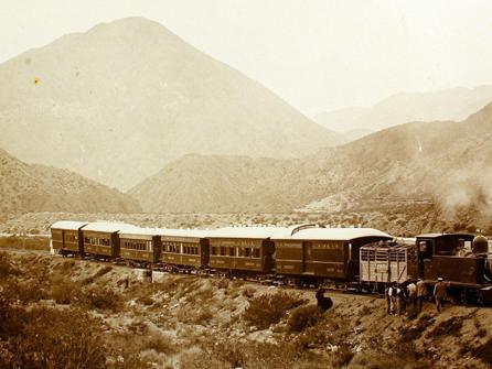 GULLIVER, Alex R.  Ferrocarril Trasandino en funcionamiento.