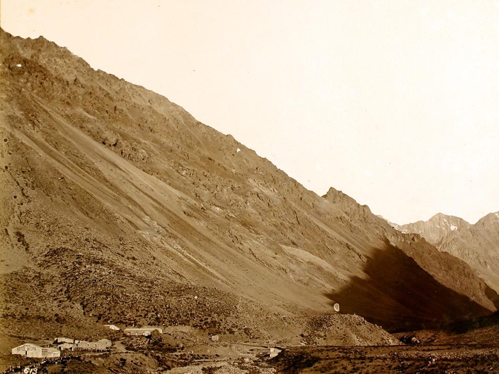 Cordillera de Los Andes y hotel Hista.