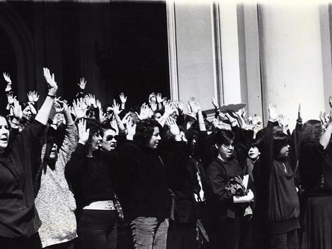 Manifestación de Mujeres por la Vida. ARNAD, Fondo Fortín Mapocho.