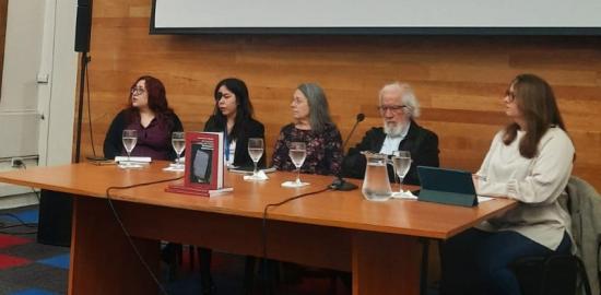 Personas en una charla.