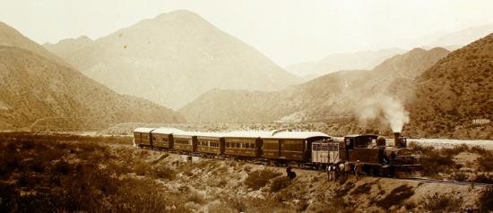 GULLIVER, Alex R.  Ferrocarril Trasandino en funcionamiento.