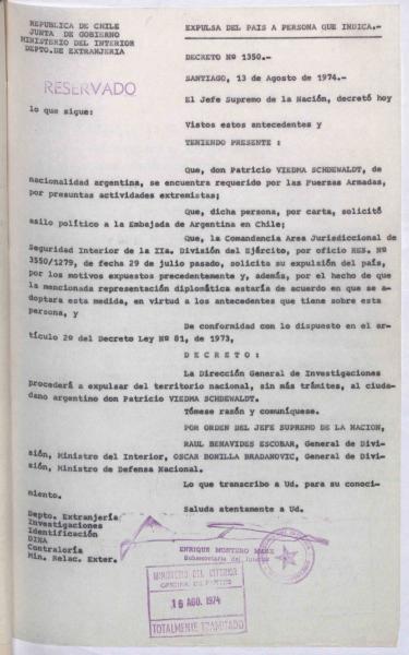 Decreto de expulsión de Patricio Viedma, 29 de julio 1974. Archivo Nacional de la Administración, Ministerio del Interior. volumen 21652. Decreto.