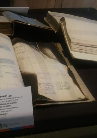 Documentos del Ministerio del interior semi quemados, en 1973
