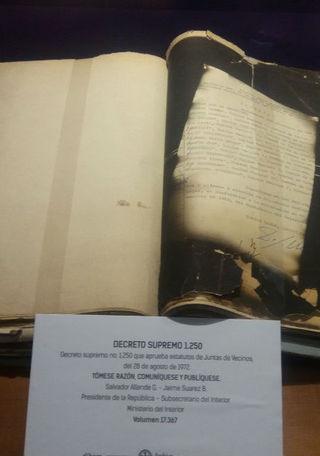 Documentos del Ministerio del interior semi quemados, en 1973