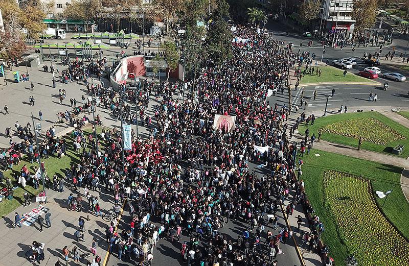 Plaza Italia en Marcha por una Educación No Sexista, Santiago, 2018. Donación Amanda Mitrovich- COFEU.