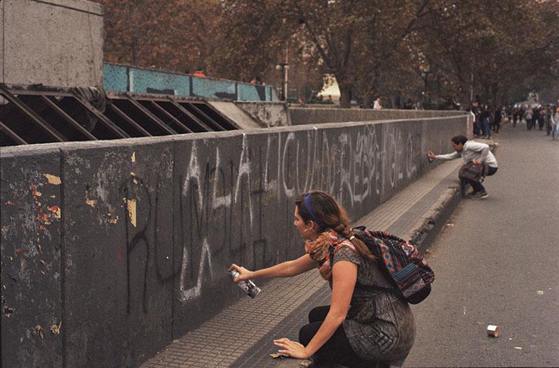 “Mujer Graffiti”, marcha por una Educación No Sexista, Santiago, 16-05-2018. Donación Red de Historiadoras Feministas- Joaquín Pinto.